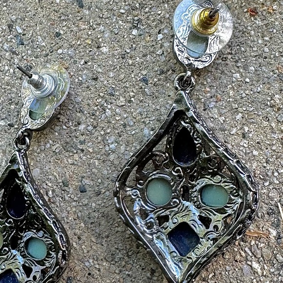 Vintage 🖤 Gothic Victorian Dangle Drop Earrings Black Green Baroque Cabochon - Picture 3 of 5